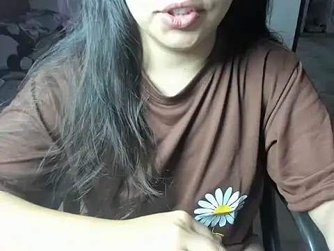 Snapshot of Divya68 chatting on 11/22/25, 05:45 Divya68 online show from 11/22/25, 05:45