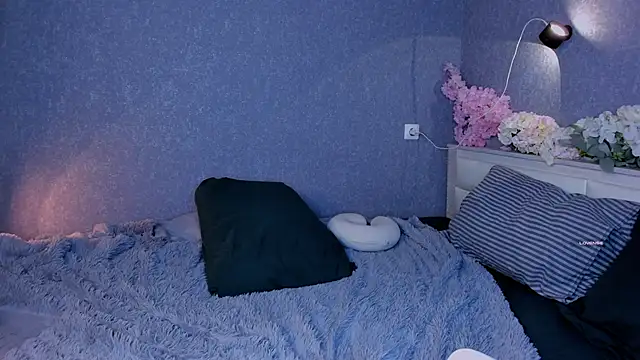 Soundless-Voice online show from 04/19/26, 01:32