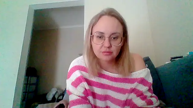 Snapshot of AmyDelamonico chatting on 10/13/25, 08:58 AmyDelamonico online show from 10/13/25, 08:58