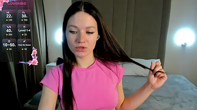 Snapshot of ChillGato chatting on 11/15/25, 01:36 ChillGato online show from 11/15/25, 01:36