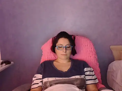 Snapshot of LuckyLisa23 chatting on 02/26/26, 11:48 LuckyLisa23 online show from 02/26/26, 11:48