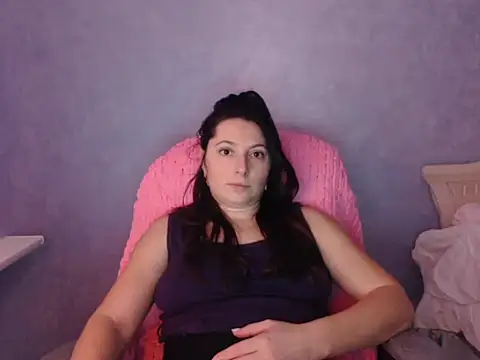 Snapshot of LuckyLisa23 chatting on 03/04/26, 09:21 LuckyLisa23 online show from 03/04/26, 09:21