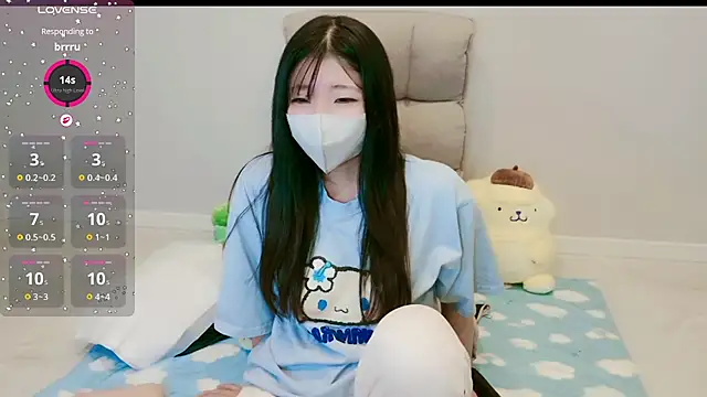 Snapshot of Rin_chan_77 chatting on 11/29/25, 09:40 Rin chan 77 online show from 11/29/25, 09:40