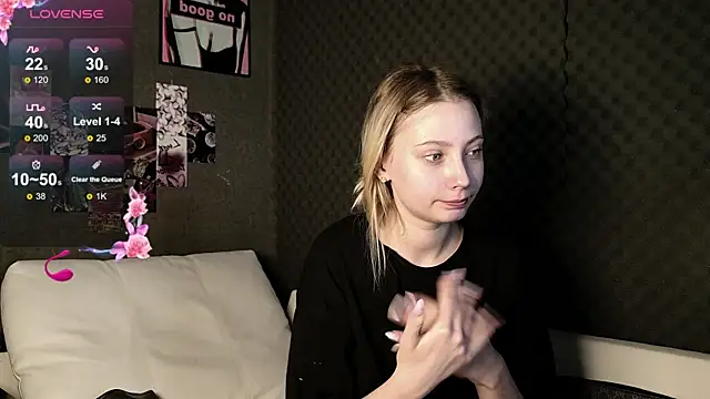 Fluffy Cloude online show from 05/17/26, 06:11