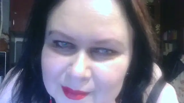 Snapshot of CharleeKendall chatting on 11/14/25, 04:28 CharleeKendall online show from 11/14/25, 04:28