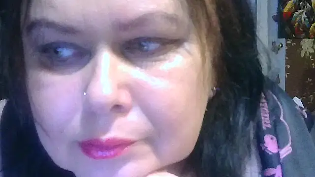 Snapshot of CharleeKendall chatting on 11/16/25, 11:16 CharleeKendall online show from 11/16/25, 11:16