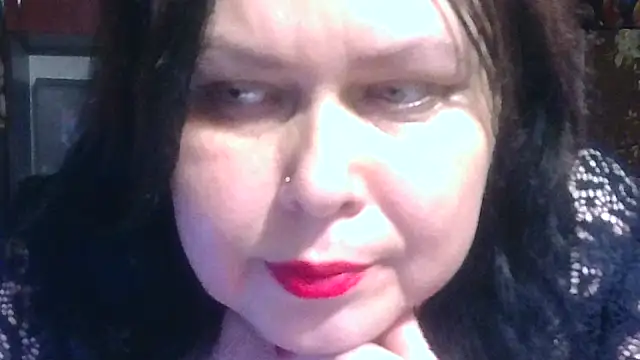 Snapshot of CharleeKendall chatting on 11/23/25, 12:49 CharleeKendall online show from 11/23/25, 12:49