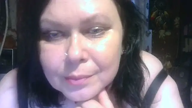 Snapshot of CharleeKendall chatting on 11/24/25, 11:21 CharleeKendall online show from 11/24/25, 11:21