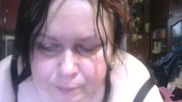 Snapshot of CharleeKendall chatting on 12/17/25, 10:54 CharleeKendall online show from 12/17/25, 10:54