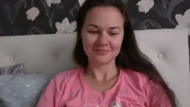 Snapshot of GiaaCaranggi chatting on 10/27/25, 07:12 GiaaCaranggi online show from 10/27/25, 07:12