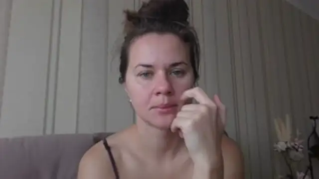 Snapshot of GiaaCaranggi chatting on 11/22/25, 10:47 GiaaCaranggi online show from 11/22/25, 10:47