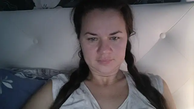 Snapshot of GiaaCaranggi chatting on 11/23/25, 05:29 GiaaCaranggi online show from 11/23/25, 05:29