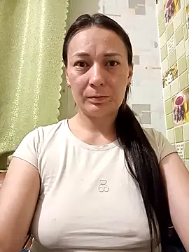 HollyDollsi online show from 12/13/25, 10:37