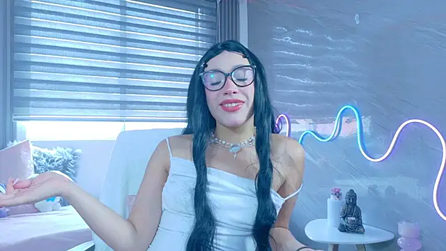 Snapshot of Naaomi_cute chatting on 10/27/25, 07:40 Naaomi cute online show from 10/27/25, 07:40