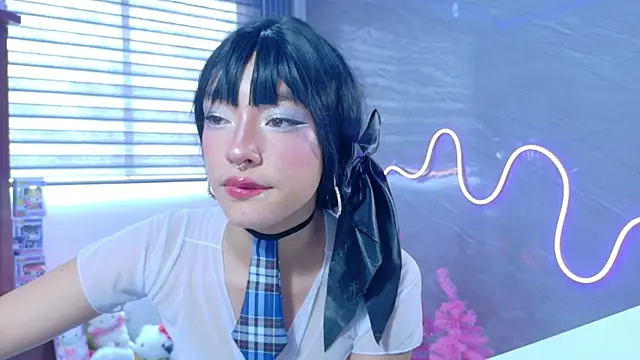 Snapshot of Naaomi_cute chatting on 12/19/25, 04:14 Naaomi cute online show from 12/19/25, 04:14