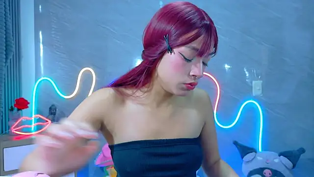 Snapshot of Naaomi_cute chatting on 01/15/26, 12:43 Naaomi cute online show from 01/15/26, 12:43