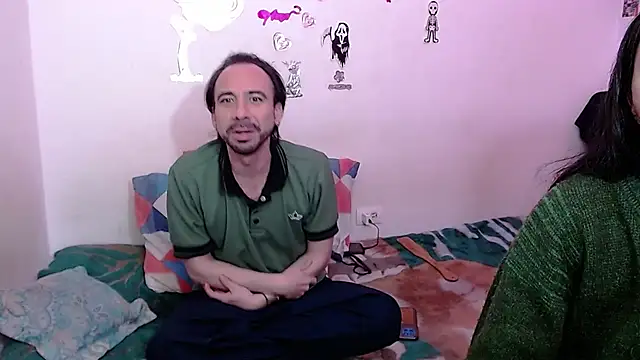 Snapshot of Isis_Robert chatting on 11/04/25, 11:04 Isis Robert online show from 11/04/25, 11:04