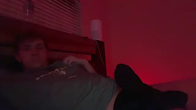 Snapshot of eddieeeeee1232 chatting on 10/26/25, 03:45 eddieeeeee1232 online show from 10/26/25, 03:45