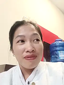 Snapshot of -Paige- chatting on 10/14/25, 03:24 -Paige- online show from 10/14/25, 03:24