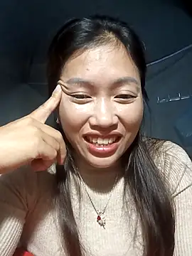 Snapshot of -Paige- chatting on 10/27/25, 04:49 -Paige- online show from 10/27/25, 04:49