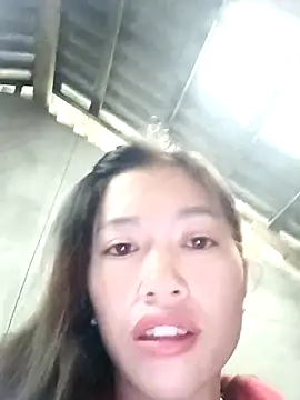 Snapshot of -Paige- chatting on 10/27/25, 11:41 -Paige- online show from 10/27/25, 11:41