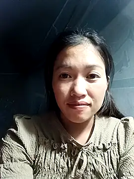 Snapshot of -Paige- chatting on 11/12/25, 12:16 -Paige- online show from 11/12/25, 12:16