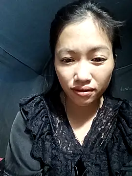 Snapshot of -Paige- chatting on 11/16/25, 12:11 -Paige- online show from 11/16/25, 12:11