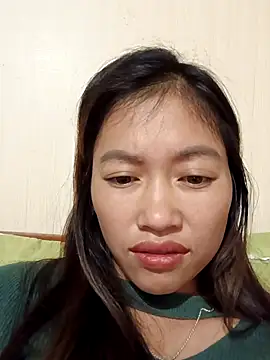 Snapshot of -Paige- chatting on 11/24/25, 03:39 -Paige- online show from 11/24/25, 03:39