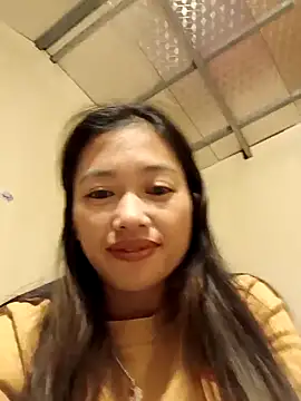 Snapshot of -Paige- chatting on 11/25/25, 06:13 -Paige- online show from 11/25/25, 06:13