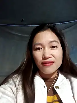 Snapshot of -Paige- chatting on 11/28/25, 02:25 -Paige- online show from 11/28/25, 02:25