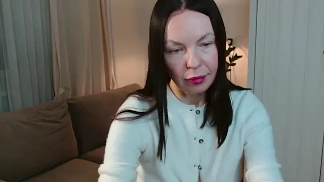 LittleNicolee online show from 02/06/26, 08:45