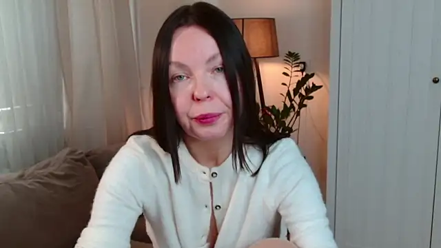 LittleNicolee online show from 02/09/26, 12:31