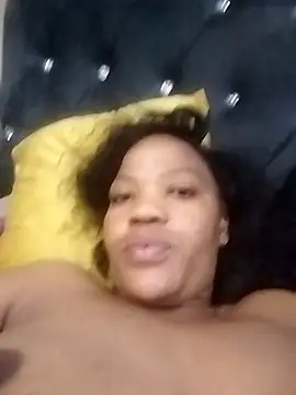 Snapshot of CaramelBoootie chatting on 11/11/25, 07:47 CaramelBoootie online show from 11/11/25, 07:47