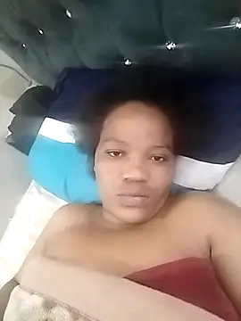 Snapshot of CaramelBoootie chatting on 11/14/25, 09:41 CaramelBoootie online show from 11/14/25, 09:41