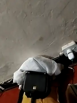 Snapshot of CaramelBoootie chatting on 11/16/25, 10:04 CaramelBoootie online show from 11/16/25, 10:04