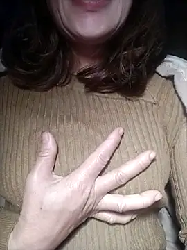 YiyinLy online show from 11/21/25, 07:23