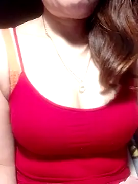 YiyinLy online show from 03/19/26, 09:19