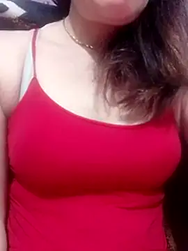 YiyinLy online show from 03/22/26, 12:25