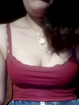 YiyinLy online show from 03/28/26, 09:58