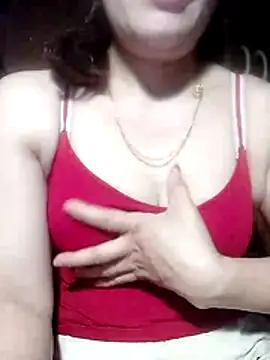 YiyinLy online show from 04/06/26, 09:16