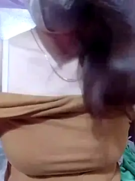 YiyinLy online show from 04/09/26, 06:52