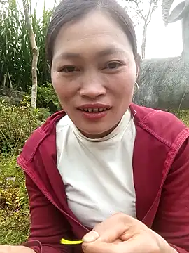 siusiu-00 online show from 10/26/25, 04:40