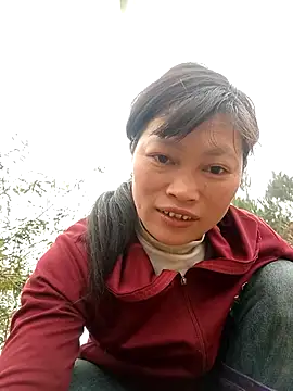 siusiu-00 online show from 12/16/25, 12:37