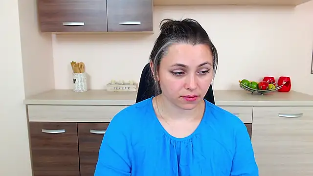 Snapshot of Soft_Lilly chatting on 10/22/25, 05:52 Soft Lilly online show from 10/22/25, 05:52