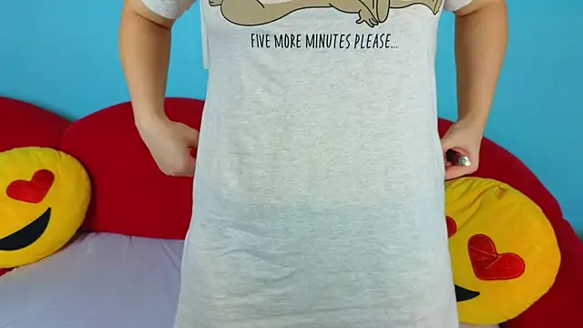 Snapshot of Soft_Lilly chatting on 11/12/25, 06:03 Soft Lilly online show from 11/12/25, 06:03