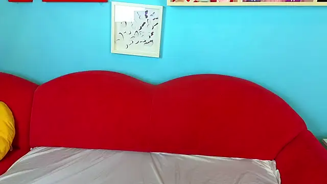 Snapshot of Soft_Lilly chatting on 11/27/25, 06:04 Soft Lilly online show from 11/27/25, 06:04