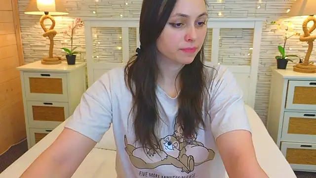 Soft Lilly online show from 02/06/26, 06:18