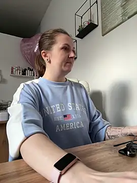 Amy  Leee  online show from 04/07/26, 11:10