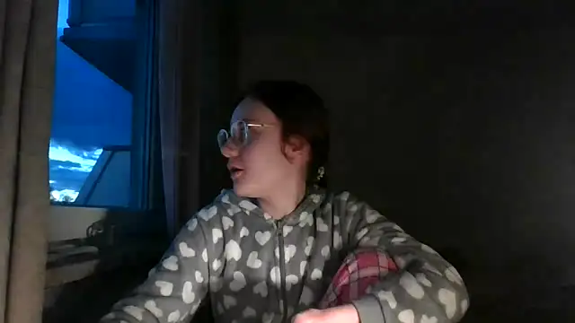 LuckySLove online show from 03/30/26, 05:58