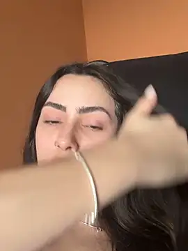 Baby Mia pires online show from 11/05/25, 07:25